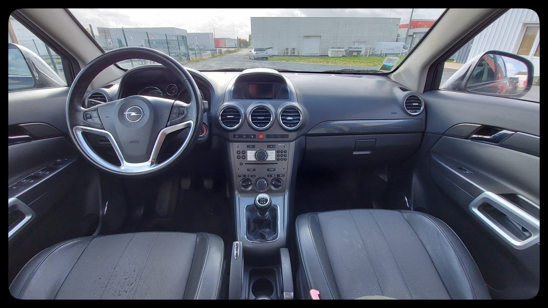 Opel antara салон